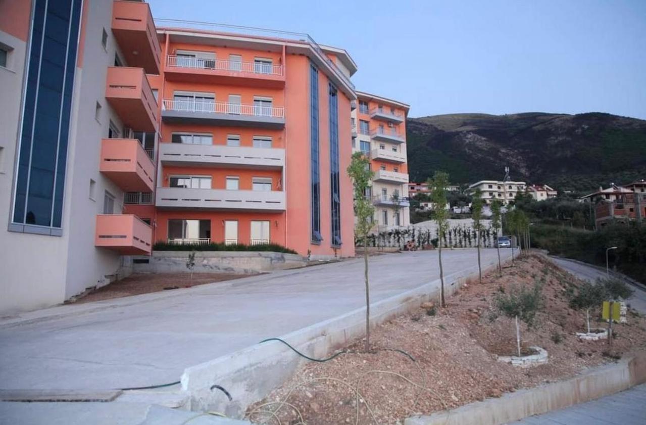 Sea View Apartment Vlorë Buitenkant foto