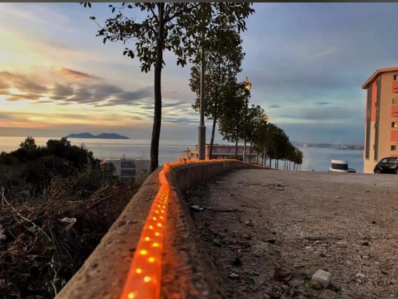 Sea View Apartment Vlorë Buitenkant foto