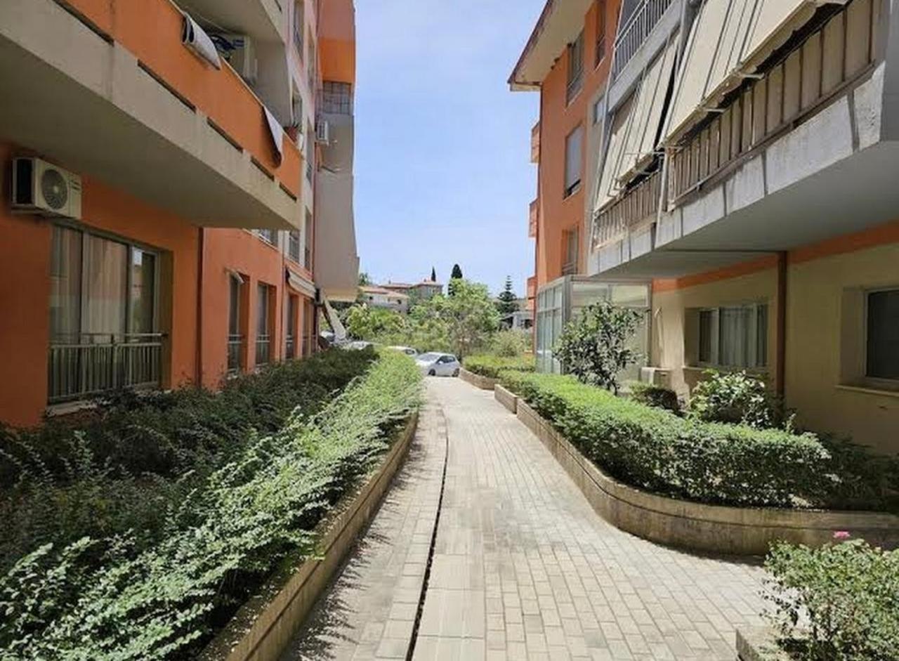 Sea View Apartment Vlorë Buitenkant foto