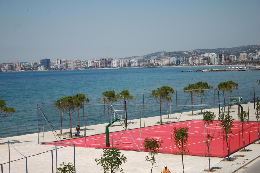 Sea View Apartment Vlorë Buitenkant foto