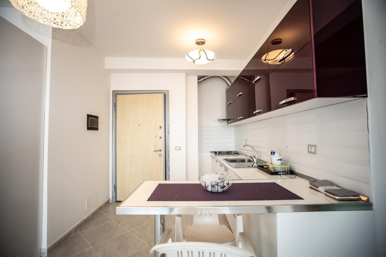 Sea View Apartment Vlorë Buitenkant foto